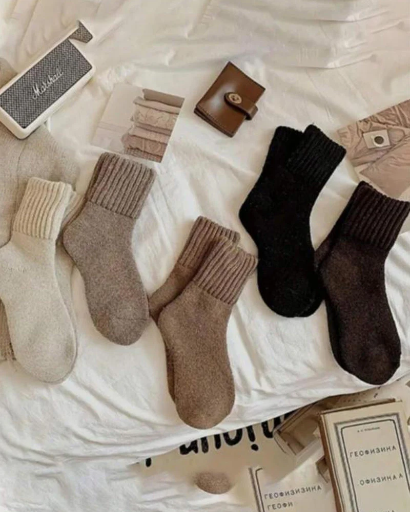 Cozy Ribbed Fleece Lined Crew Socks - Image 9