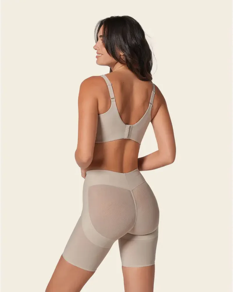 High-waisted shaping shorts with pleated center seam and elastic band - Image 8